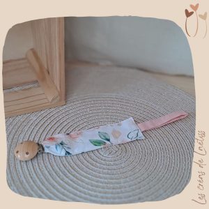 Attache tétine personnalisable "Roses"