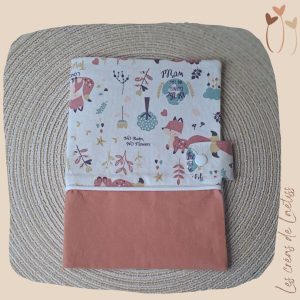 Protège carnet de santé personnalisable "Protection de la forêt"