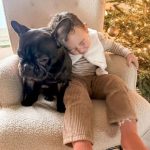 bébé garçon dans son pantalon bebe garcon, pantalon velours grosses côtes camel avec poches