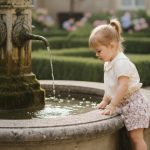Short bébé fille porté